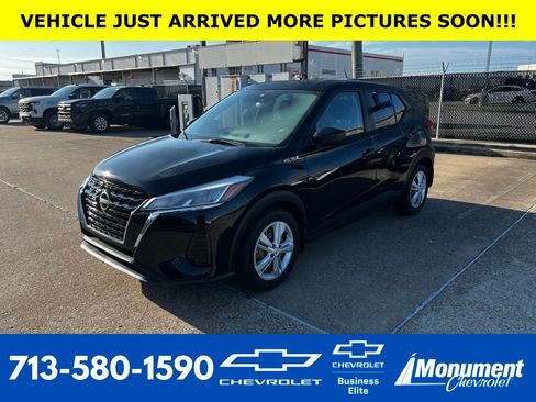 Used 2024 Nissan Kicks S FWD image 1