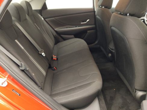 Used 2023 Hyundai Elantra SEL w/ Convenience Package FWD image 19