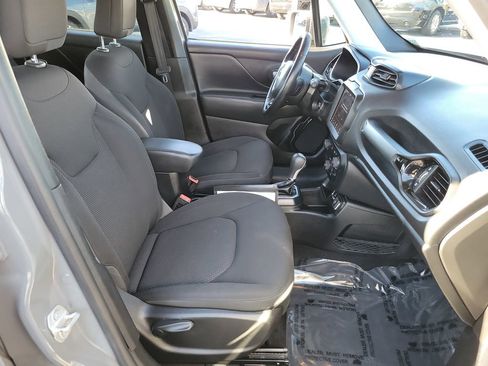 Certified 2020 Jeep Renegade Altitude w/ UConnect 8.4 Nav Group image 14