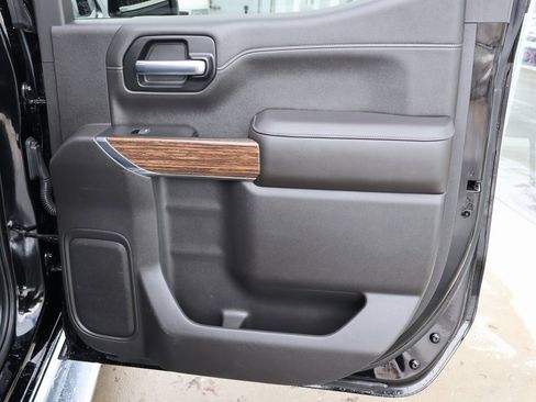 Used 2019 Chevrolet Silverado 1500 High Country w/ Z71 Off-Road Package image 39