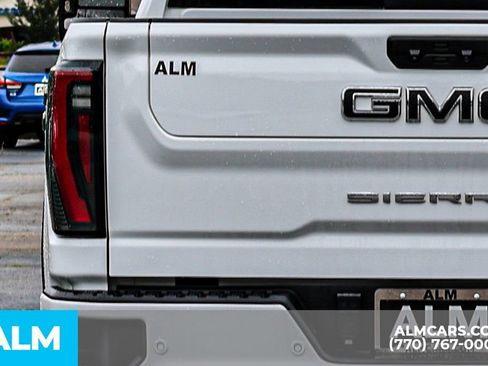 Used 2025 GMC Sierra 2500 AT4 w/ Technology Package AWD/4WD image 13