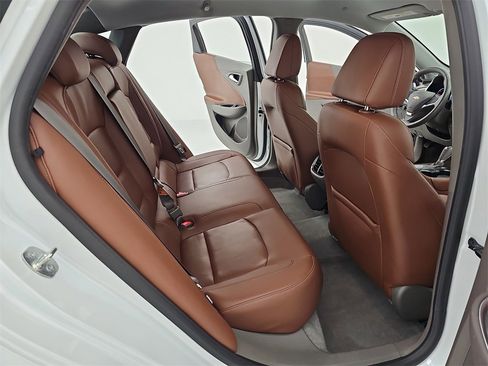 Used 2018 Chevrolet Malibu LT w/ Leather Package image 13