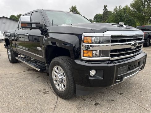Used 2018 Chevrolet Silverado 3500 High Country w/ Duramax Plus Package AWD/4WD image 4