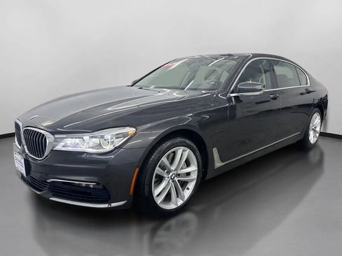 Used 2017 BMW 750i xDrive image 4