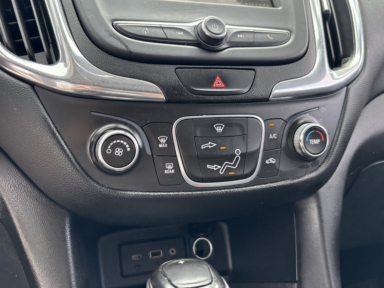 Used 2019 Chevrolet Equinox LT FWD image 22