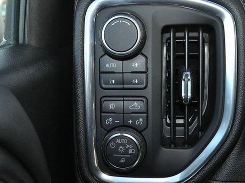 Used 2019 Chevrolet Silverado 1500 High Country w/ Technology Package image 28