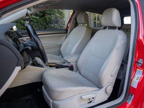 Used 2015 Volkswagen Golf S FWD image 30