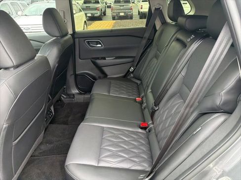 Used 2026 Nissan Rogue Platinum w/ Platinum Premium Package AWD/4WD image 15