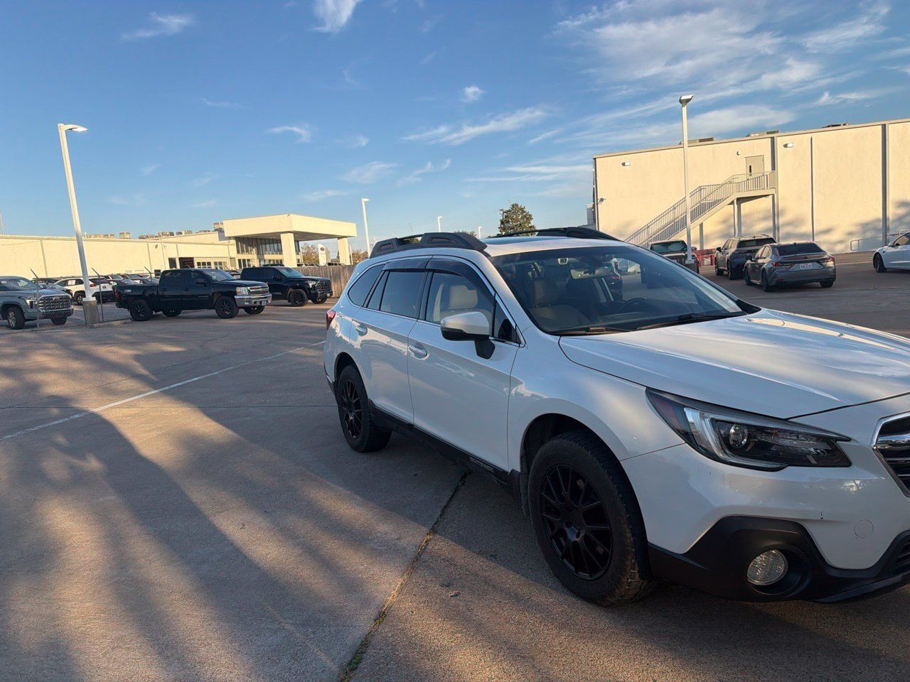 Used 2018 Subaru Outback 2.5i Limited AWD/4WD image 3