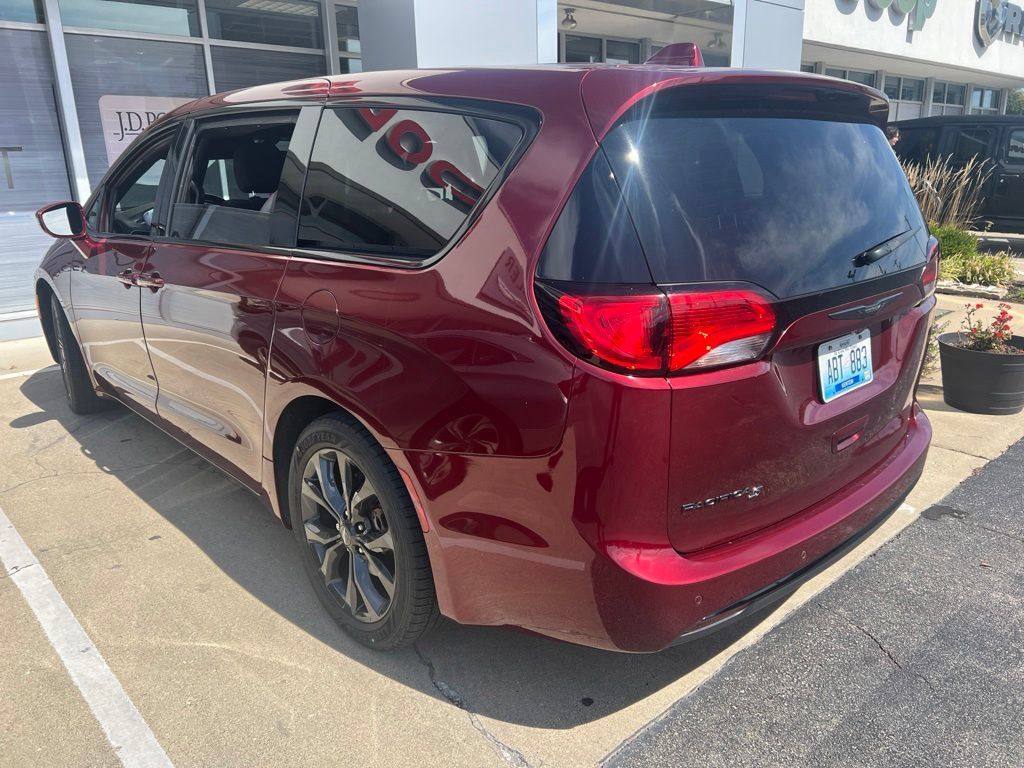 Certified 2020 Chrysler Pacifica Touring w/ S Appearance Package FWD image 6