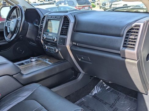 Used 2018 Ford Expedition Platinum RWD image 23