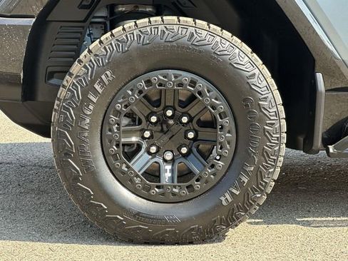 Used 2024 GMC Hummer EV 3X w/ Omega Edition image 5