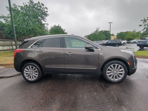 Used 2019 Cadillac XT5 Luxury AWD/4WD image 2