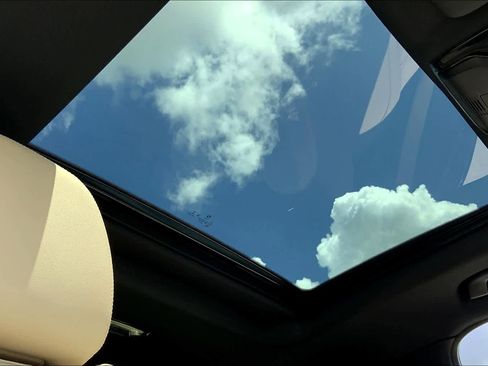 Used 2021 BMW 330i Sedan w/ Premium Package image 25