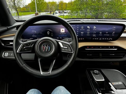 Used 2025 Buick Enclave Preferred FWD image 15