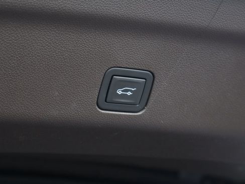 Certified 2023 GMC Yukon SLT w/ SLT Premium Package AWD/4WD image 30
