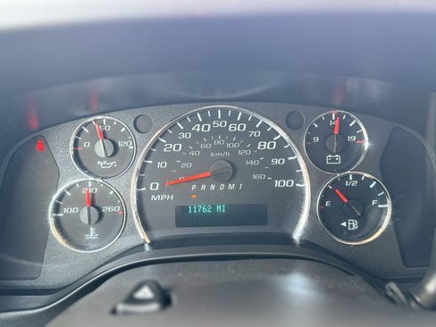 Certified 2024 GMC Savana 2500 w/ Driver Convenience Package RWD image 13