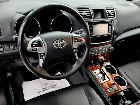 Used 2013 Toyota Highlander Limited image 24