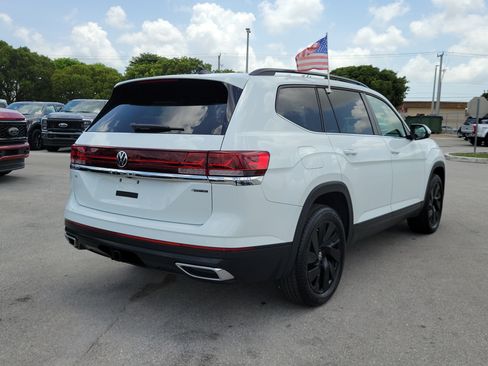 Used 2025 Volkswagen Atlas SE AWD/4WD image 5