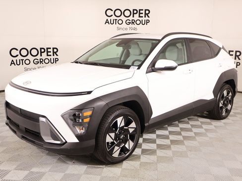 Used 2025 Hyundai Kona SEL image 9