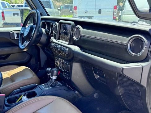 Used 2023 Jeep Wrangler Unlimited Sahara w/ Cold Weather Group AWD/4WD image 8