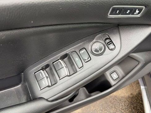 Used 2020 Honda Accord Touring image 12