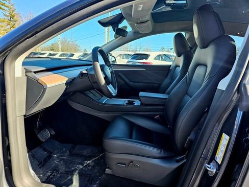 Used 2023 Tesla Model Y Long Range image 16
