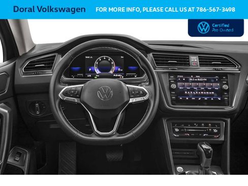Used 2022 Volkswagen Tiguan SE w/ Panoramic Sunroof Package FWD image 4