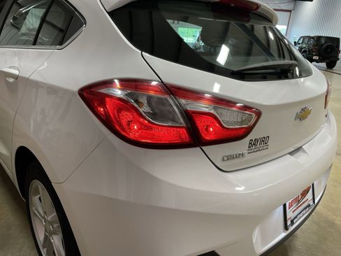 Used 2017 Chevrolet Cruze LT FWD image 23