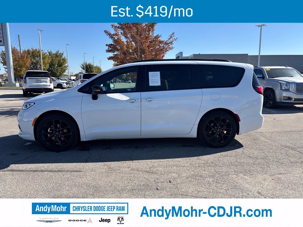 Used 2025 Chrysler Pacifica Limited FWD image 4