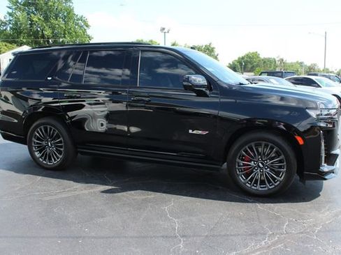 Used 2023 Cadillac Escalade V AWD/4WD image 28