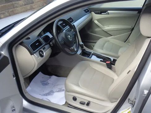 Used 2013 Volkswagen Passat 2.5 SE FWD image 17