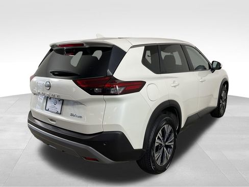 Used 2023 Nissan Rogue SV image 10