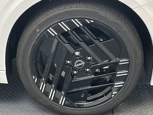 New 2027 Nissan Sentra SR w/ SR Premium Package FWD image 16