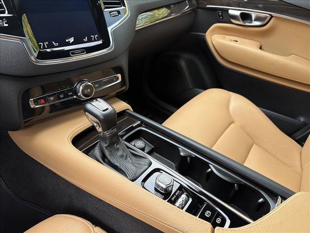 Used 2018 Volvo XC90 T6 Momentum w/ Convenience Package AWD/4WD image 23