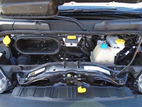 Used 2025 RAM ProMaster 2500 w/ Convenience Group image 17