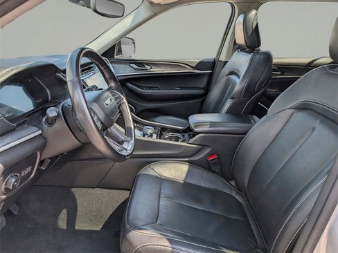 Used 2022 Jeep Grand Cherokee L Limited image 16