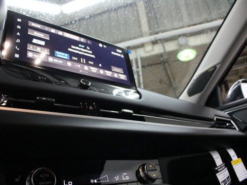 New 2026 Mitsubishi Outlander SE image 12