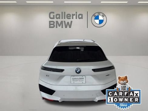 Used 2024 BMW iX xDrive50 w/ Premium Package AWD/4WD image 7