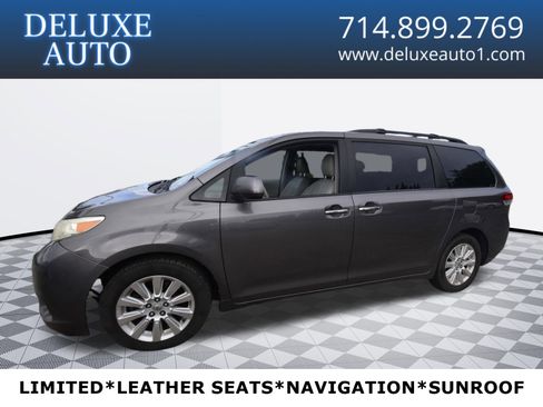 Used 2012 Toyota Sienna Limited image 1