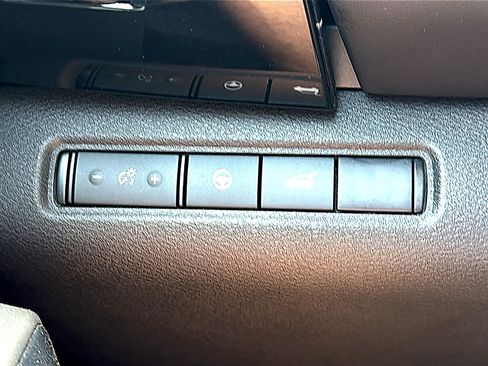 Used 2025 Nissan Pathfinder SV FWD image 34