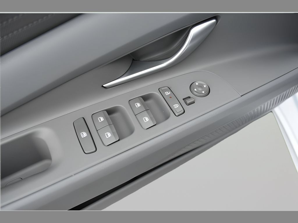 New 2026 Hyundai Elantra SE FWD image 17