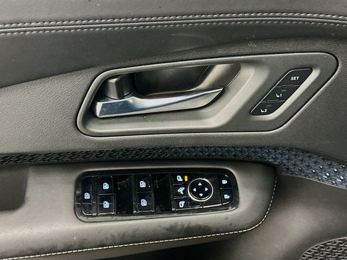 Used 2024 Nissan Ariya AWD image 15