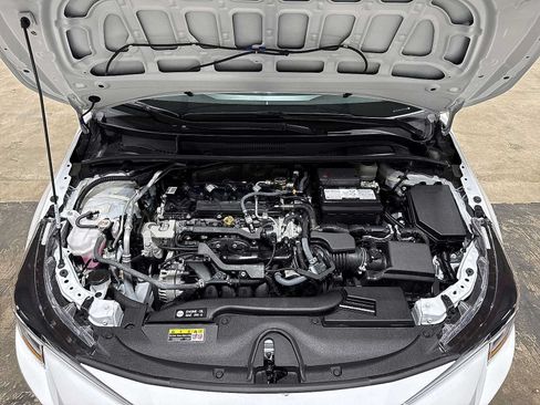 Used 2025 Toyota Corolla LE FWD image 12
