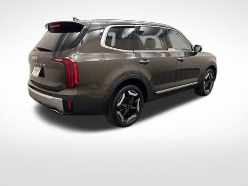 Certified 2024 Kia Telluride S FWD image 5