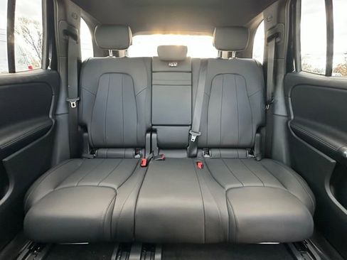 Used 2026 Mercedes-Benz GLB 250 4MATIC image 17