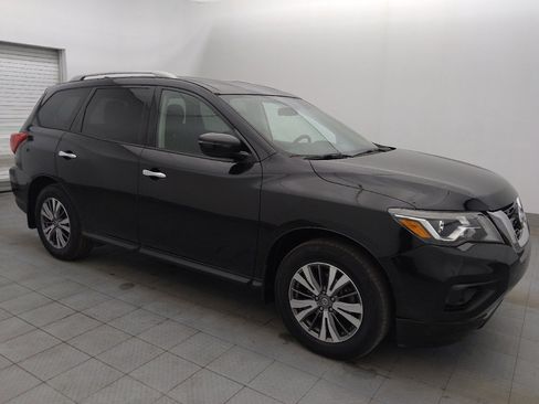 Used 2019 Nissan Pathfinder S image 11