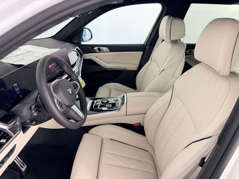 New 2027 BMW X7 xDrive40i w/ M Sport Package AWD/4WD image 5
