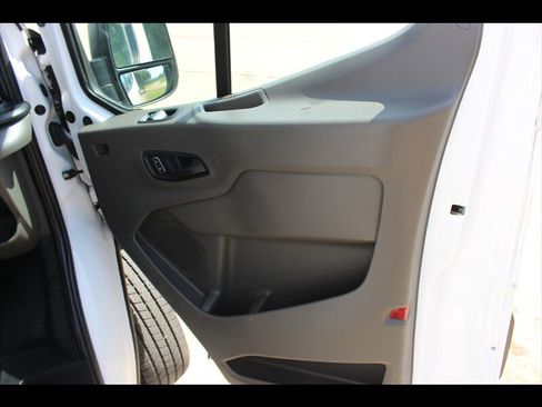 Used 2024 Ford Transit 250 148 Medium Roof RWD image 17