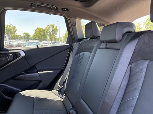 New 2025 BMW X3 M50 w/ Premium Package image 32